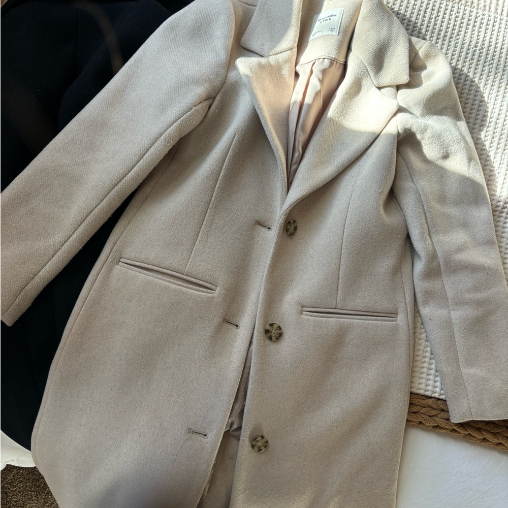 Abercrombie & Fitch Tan Trench Coat